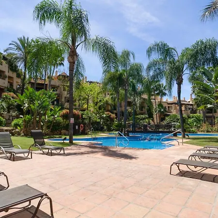 First-class Family Community. Chic Design King Bed * Estepona