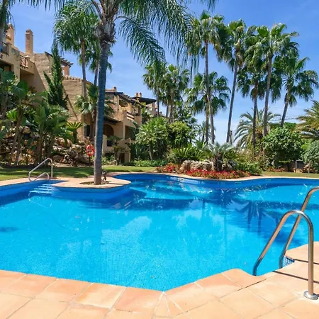 First-class Family Community. Chic Design King Bed * Estepona